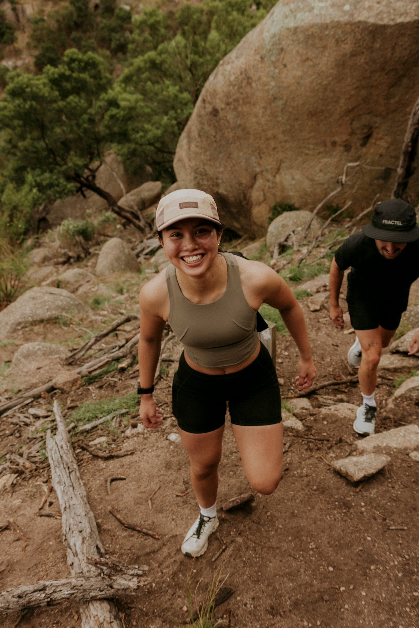 R-BARREN Running Cap In Brown – FRACTEL